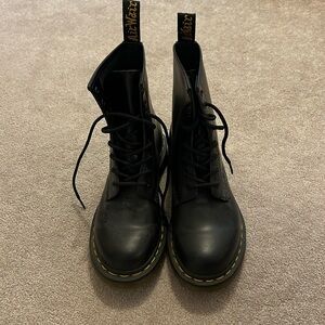 Doc Marten’s women’s boots! Size 8!